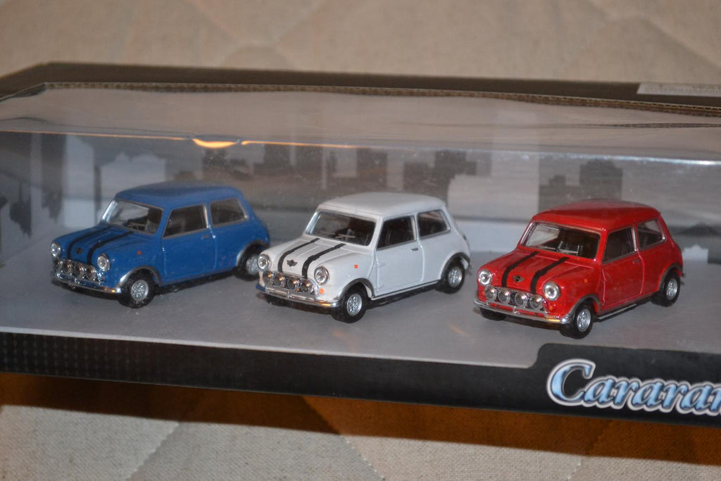 3st Mini Stripes Blå Vit Röd (1:43 Cararama) Storbritannien England Ny