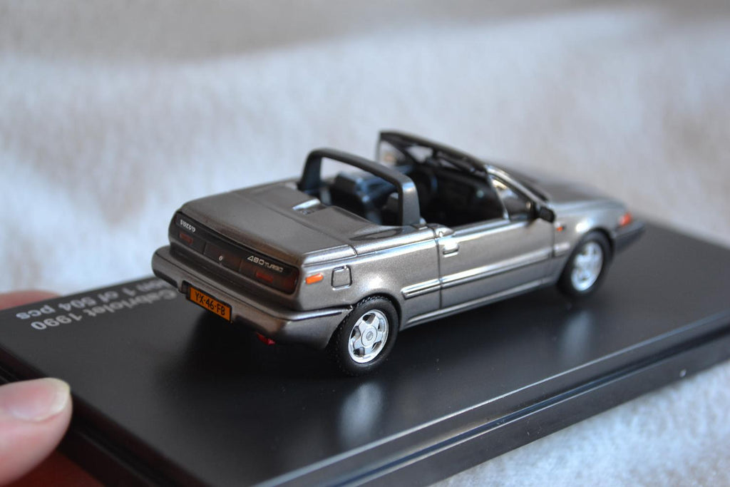 Volvo 480 Turbo Cabriolet 1990 Grå/Silver Metallic 1:43 Triple 9 Ny