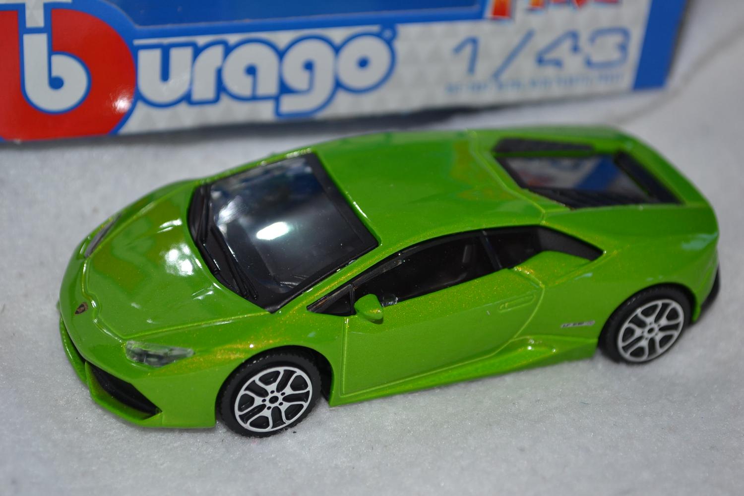 Lamborghini Huracan LP 2014 Grön 1:43 Burago (Street Fire) 10cm Ny