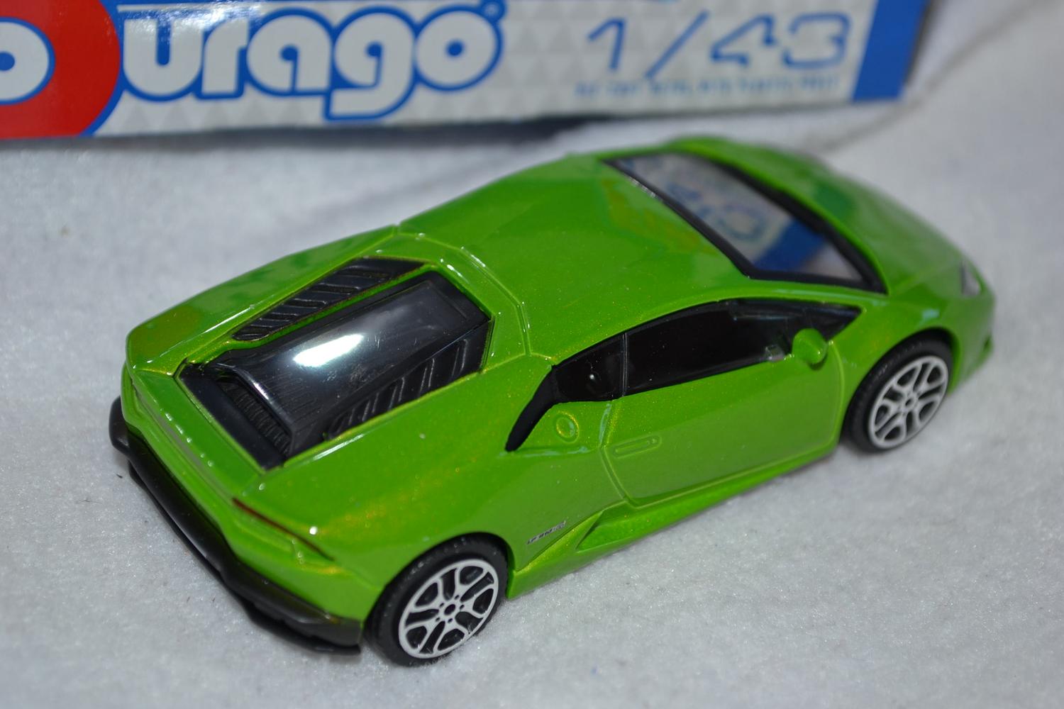 Lamborghini Huracan LP 2014 Grön 1:43 Burago (Street Fire) 10cm Ny