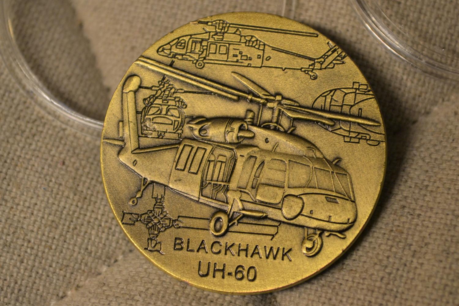 Blackhawk UH-60 Helikopter Mynt Brons USA Army 4cm Ny