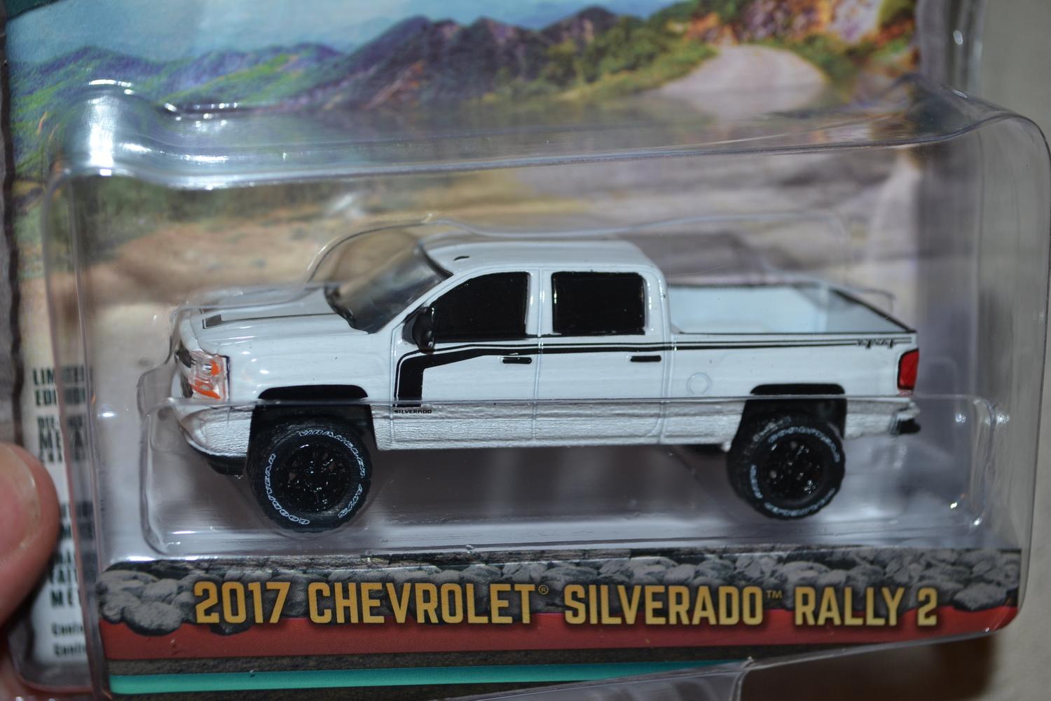 2017 Chevrolet Silverado Rally 2 1:64 Greenlight (All Terrain Series 8) Ny