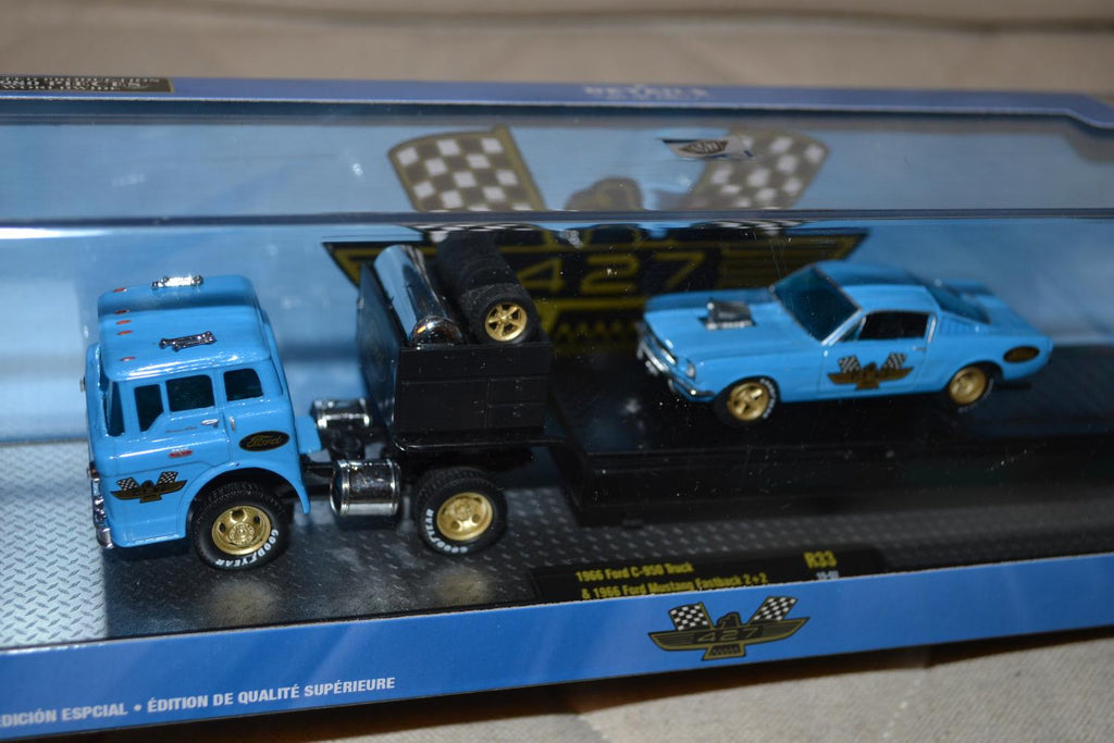 1956 Ford C-950 Mustang Fastback 2+2 Lastbil 1:64 M2 (Auto Haulers 33) 8-22cm Ny