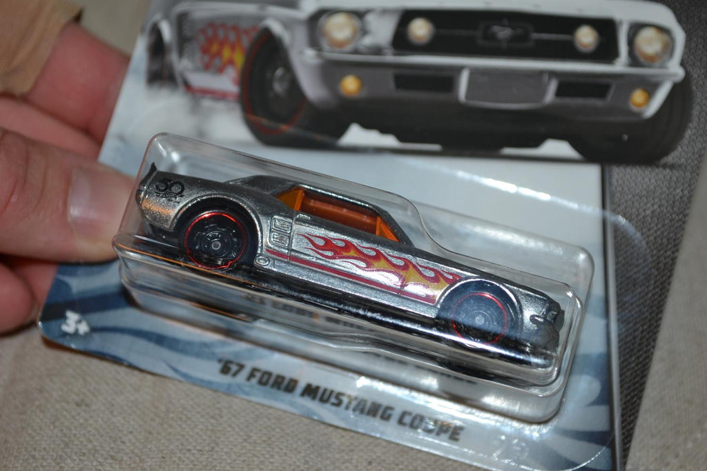 1967 Ford Mustang Coupe Silver 1:64 Hot Wheels (50år Jubileum) 7cm Ny