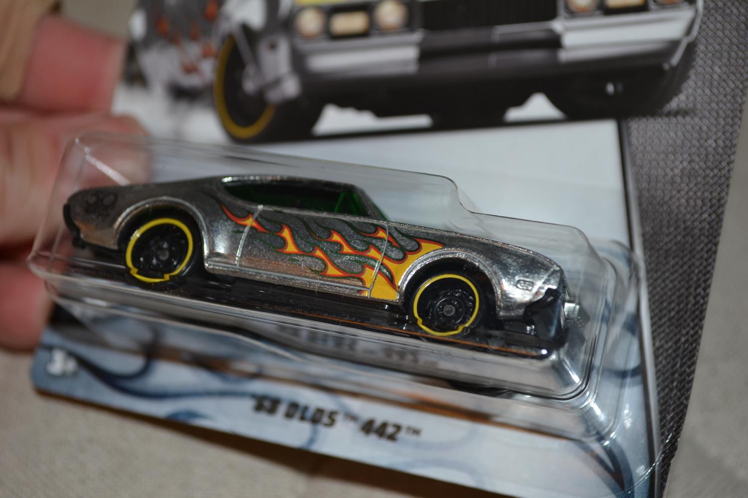 1968 Olds 442 '68 Silver 1:64 Hot Wheels (50år Jubileum) 7cm Ny