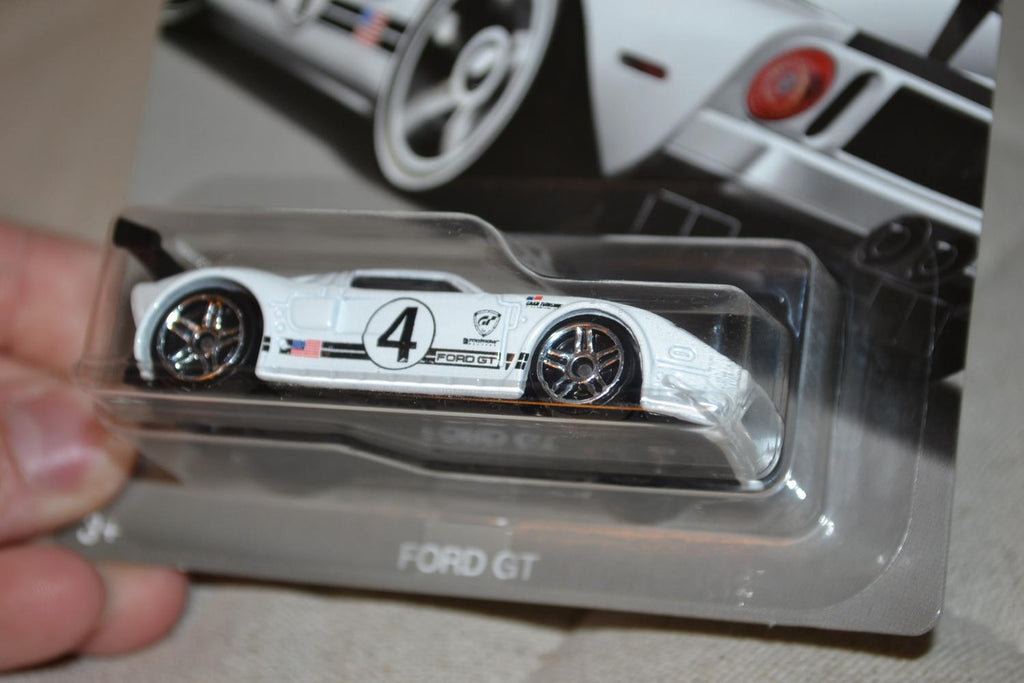 Ford GT #4 Vit Racing 1:64 Hot Wheels (Gran Turismo Racing) 7cm