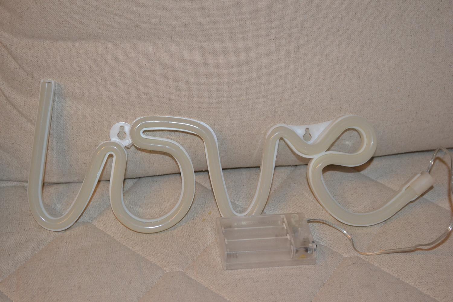 Love Kärlek Rosa LED Skylt Batteridriven 30cm Ny