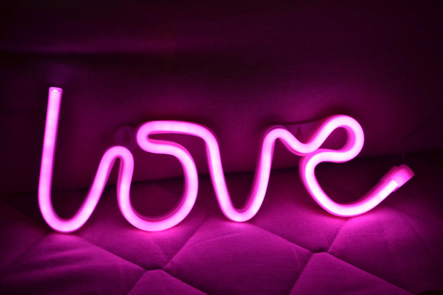 Love Kärlek Rosa LED Skylt Batteridriven 30cm Ny