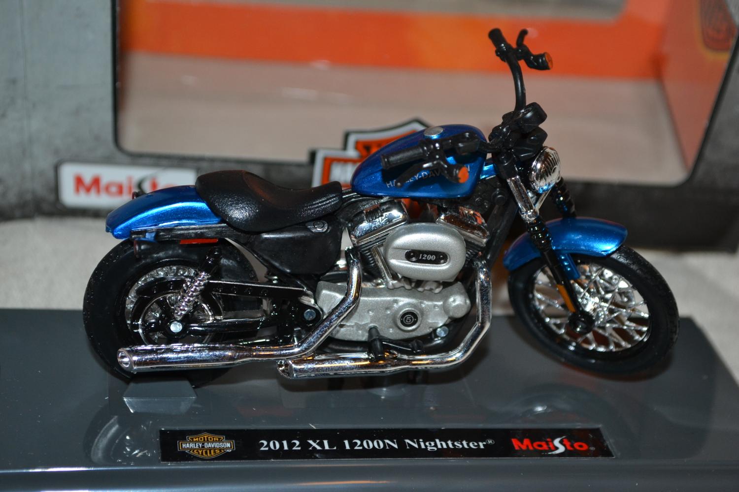 2012 XL 1200N Nightster Blå Harley-Davidson 1:18 Maisto (Series 37) 12cm Ny
