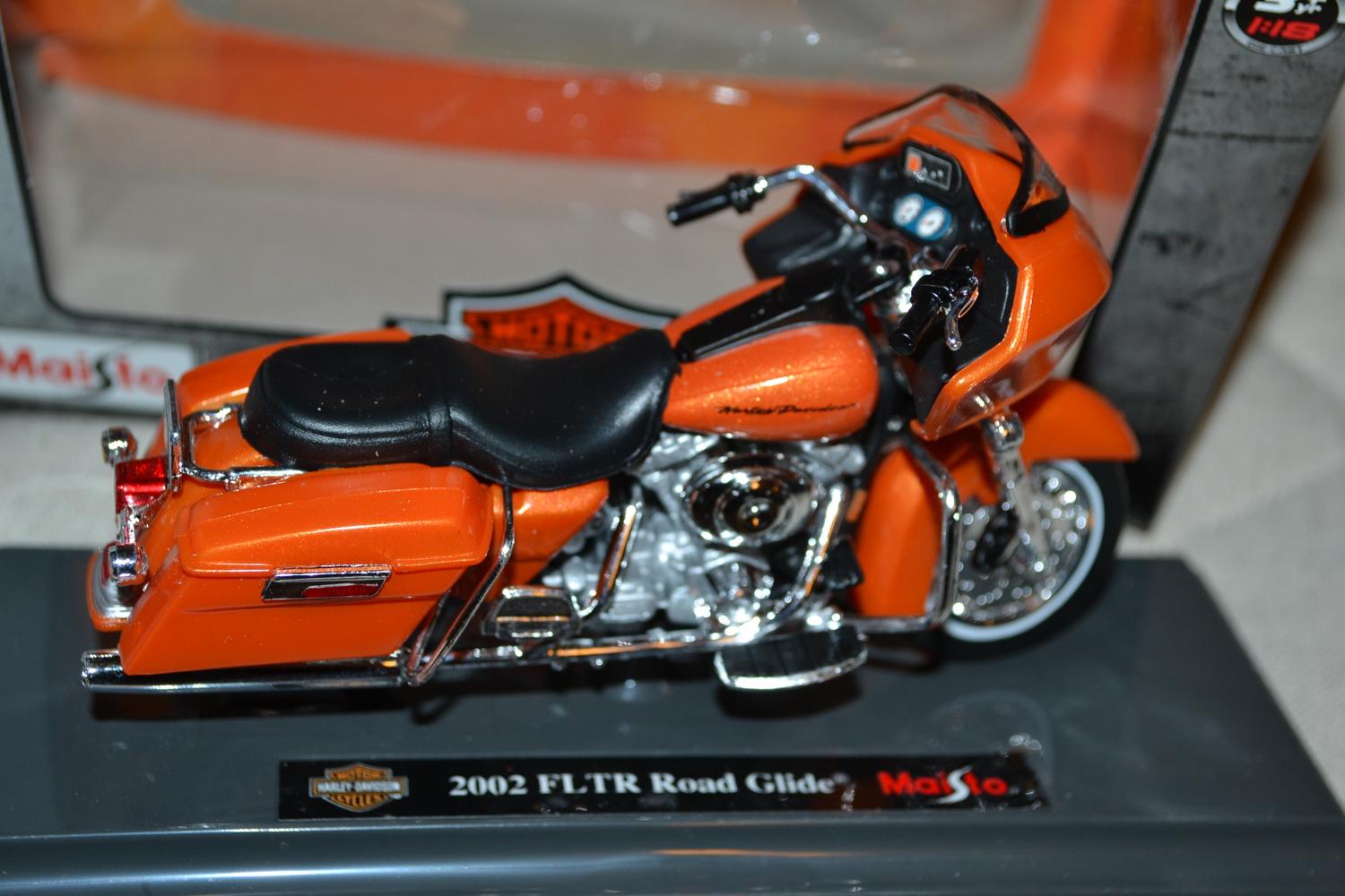 2002 FLTR Road Glide Orange Harley-Davidson 1:18 Maisto (Series 38) Ny