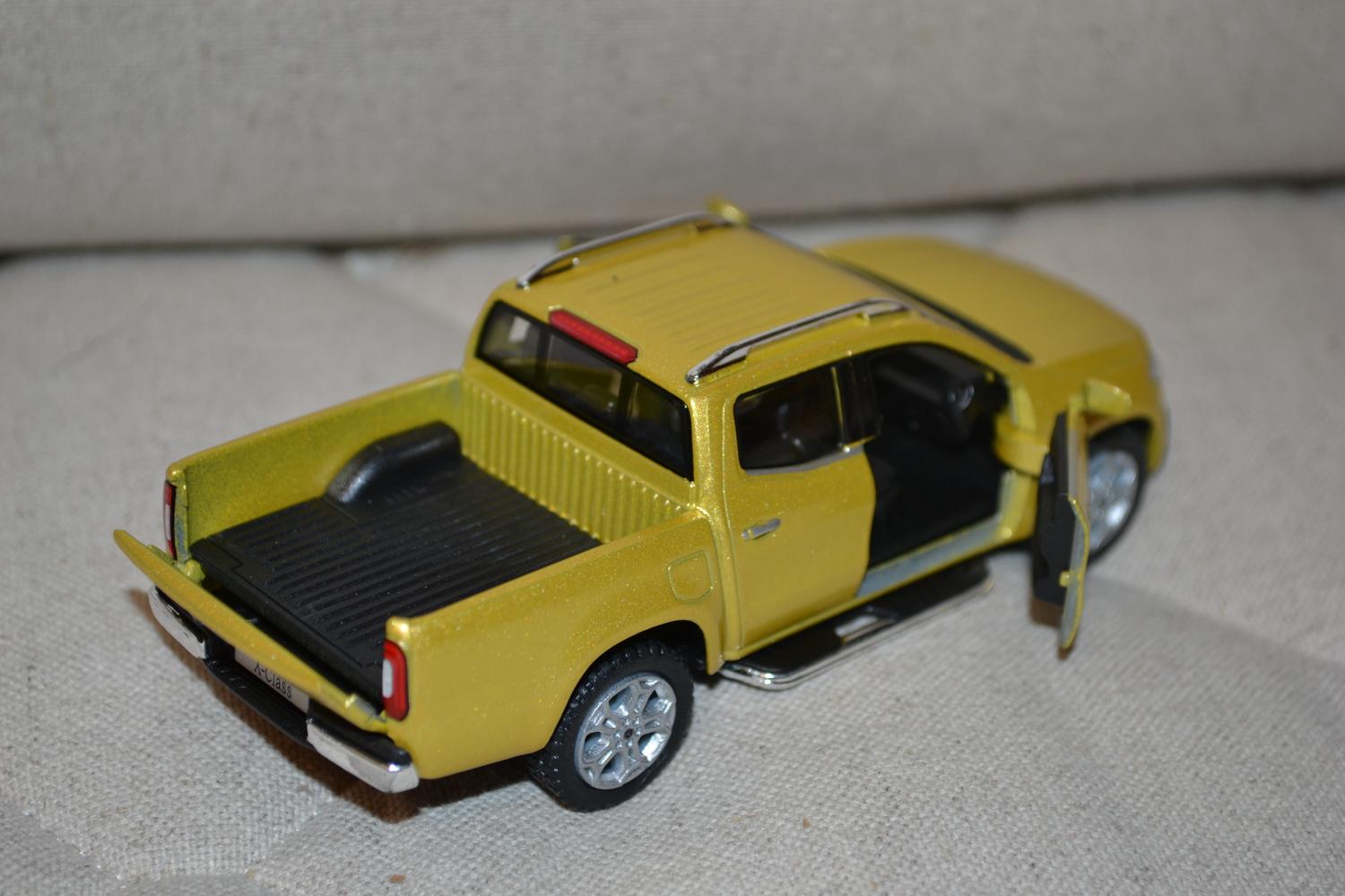 Gul Ljusgrön Mercedes Benz X-Class Pickup 1:42 Kinsmart 12cm Ny