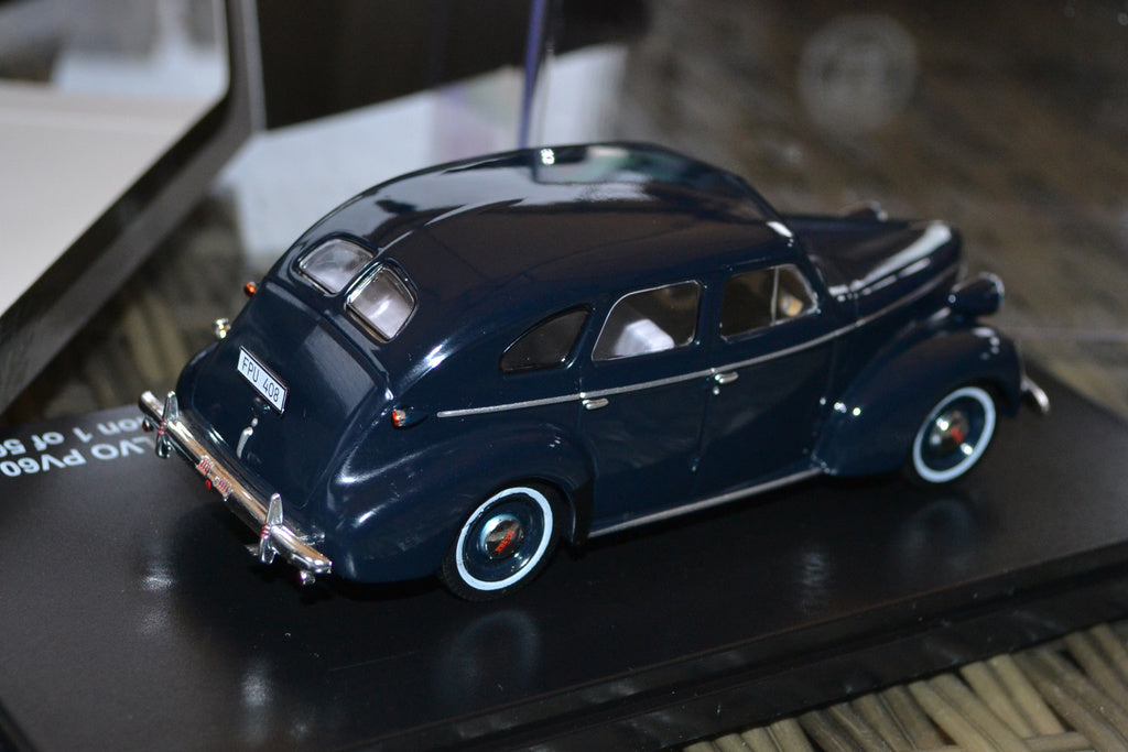 Volvo PV 60 fr. 1947 1:43 Triple 9 Collection Mörkblå Ny