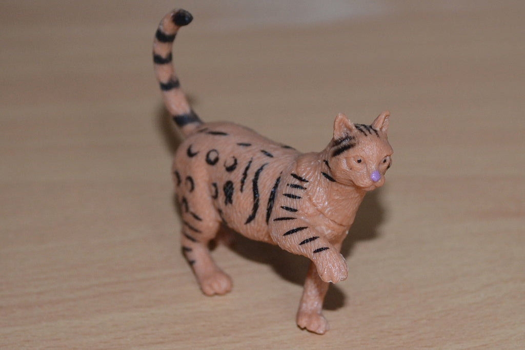 Brun m. Svarta Ränder Gående Katt 6cm Lek/Prydnad/Present Ny