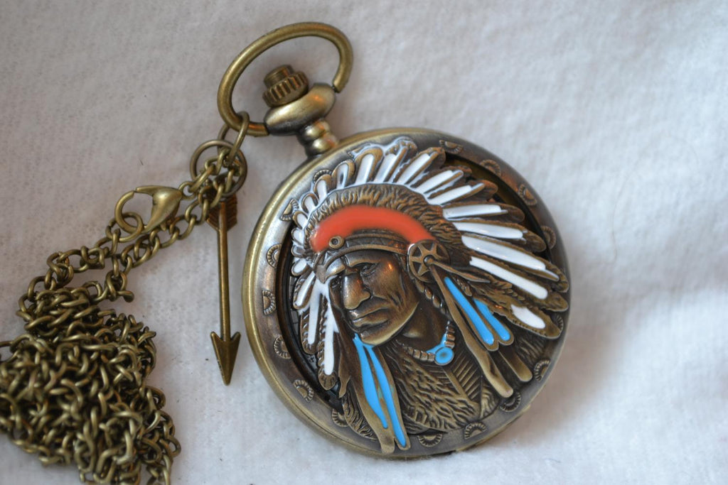 Indianhövding som Ser åt Sidan Färg Fickur (Quartz) Halsband Ny