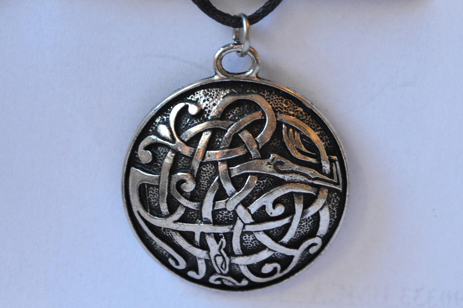 Kells Serpent Beast Sköld Ormar Halsband Viking (Tenn handgjord) 3,5cm Ny