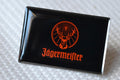Jägermeister Flagga Logo Röd/Svart m. Emalj Brosch Pin 3*2cm Ny