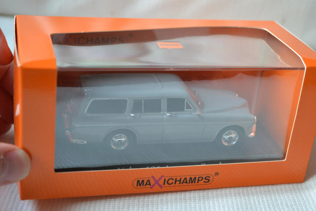 Volvo 121 Amazon Break Grå 1966 1:43 Maxichamps 10cm Ny