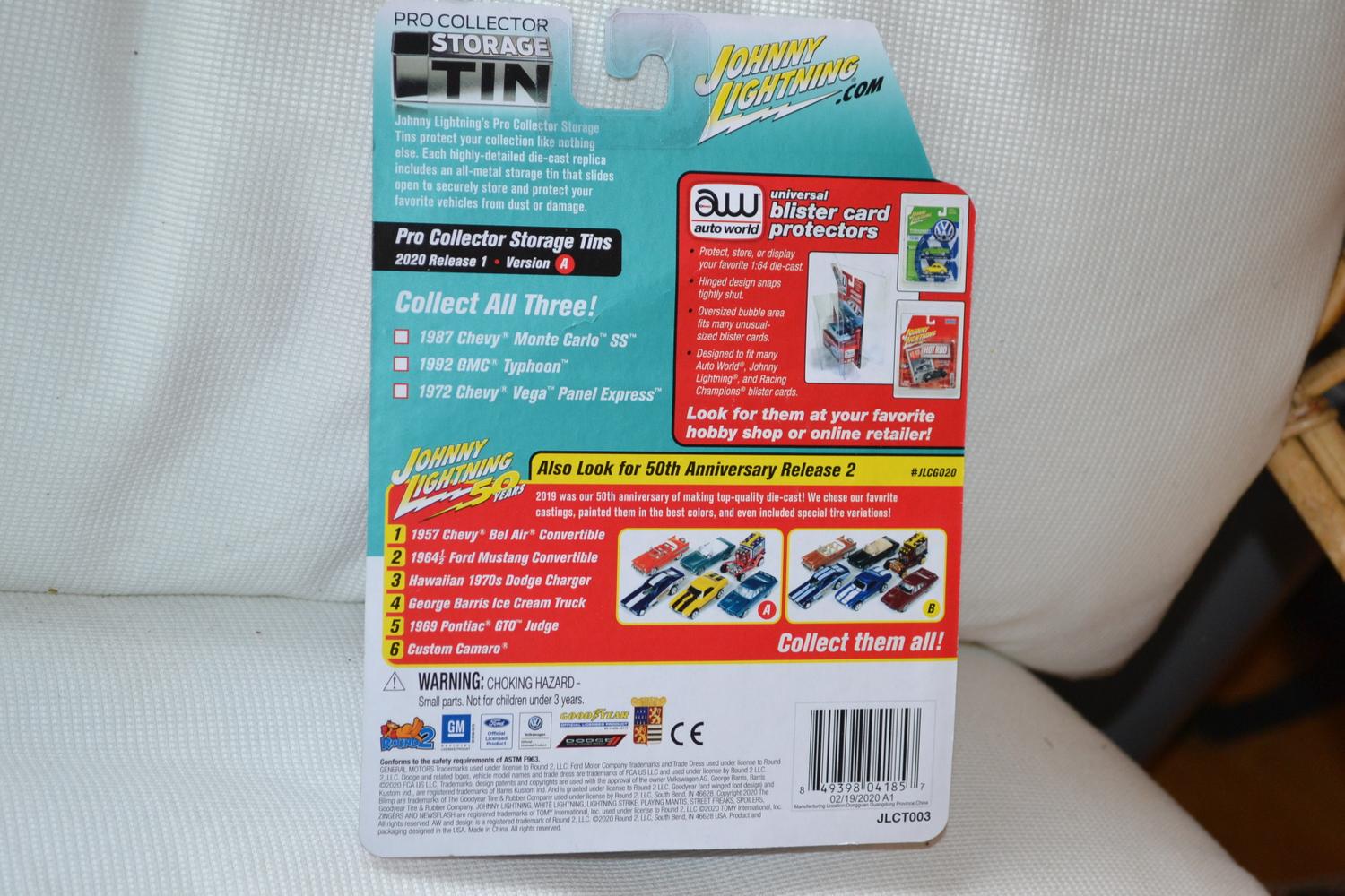 1987 Chevy Monte Carlo SS Vit 1:64 Johnny Lightning (M. Plåtlåda) 7,5cm Ny