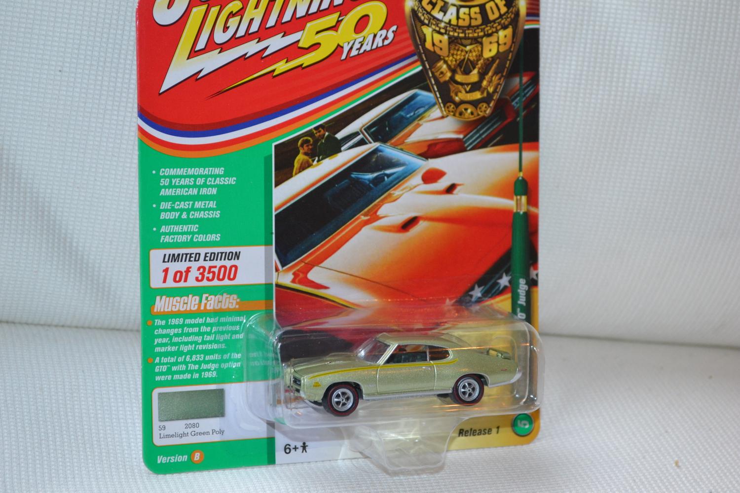 1969 Pontiac GTO Judge Guld 1:64 Johnny Lightning (Muscle 19B USA) 7-8cm Ny