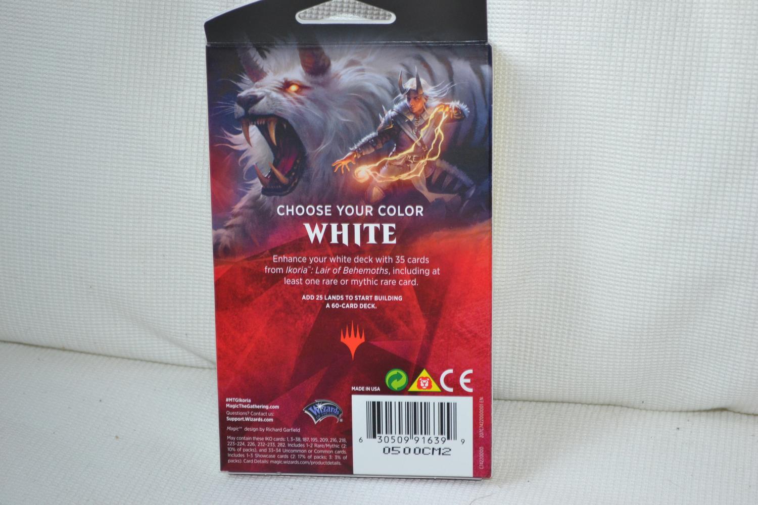 Vit MTG Ikoria: Lair of Behemoths Theme Booster Magic the Gathering Ny