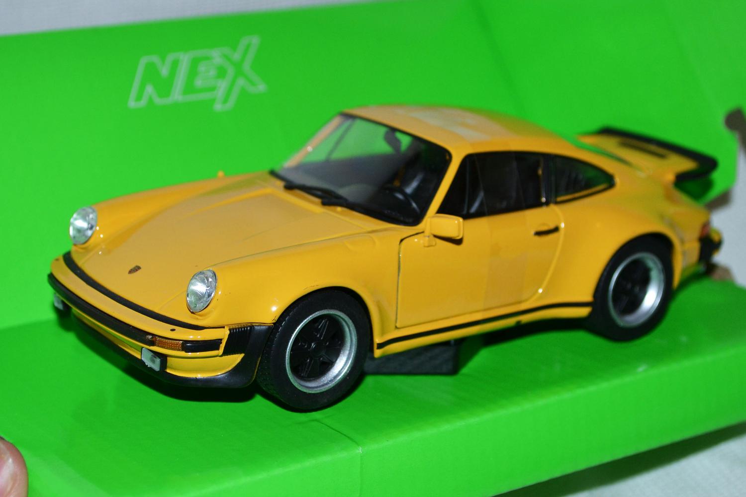 Porsche 911 Turbo 3.0 Gul 1974 1:24 Welly 18cm Ny