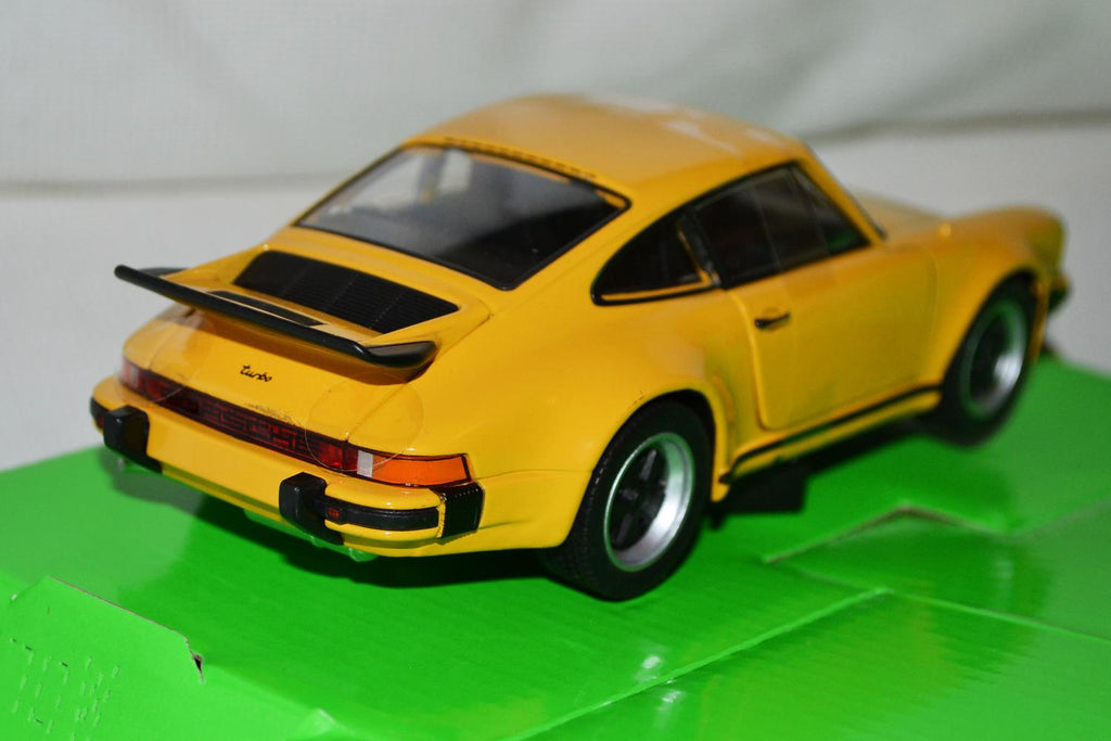 Porsche 911 Turbo 3.0 Gul 1974 1:24 Welly 18cm Ny