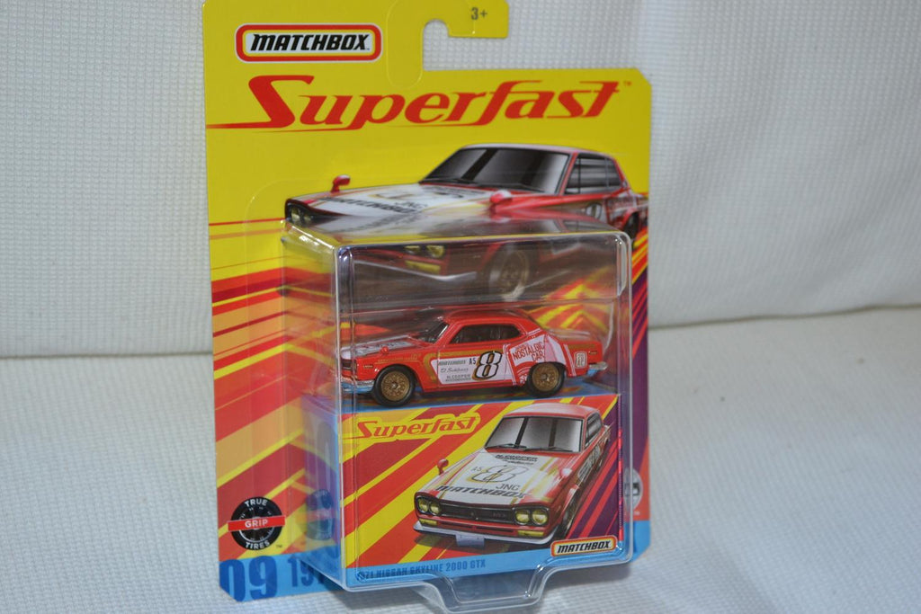 Nissan Skyline 2000 GTX Röd 1:64 Matchbox Superfast 7cm Ny
