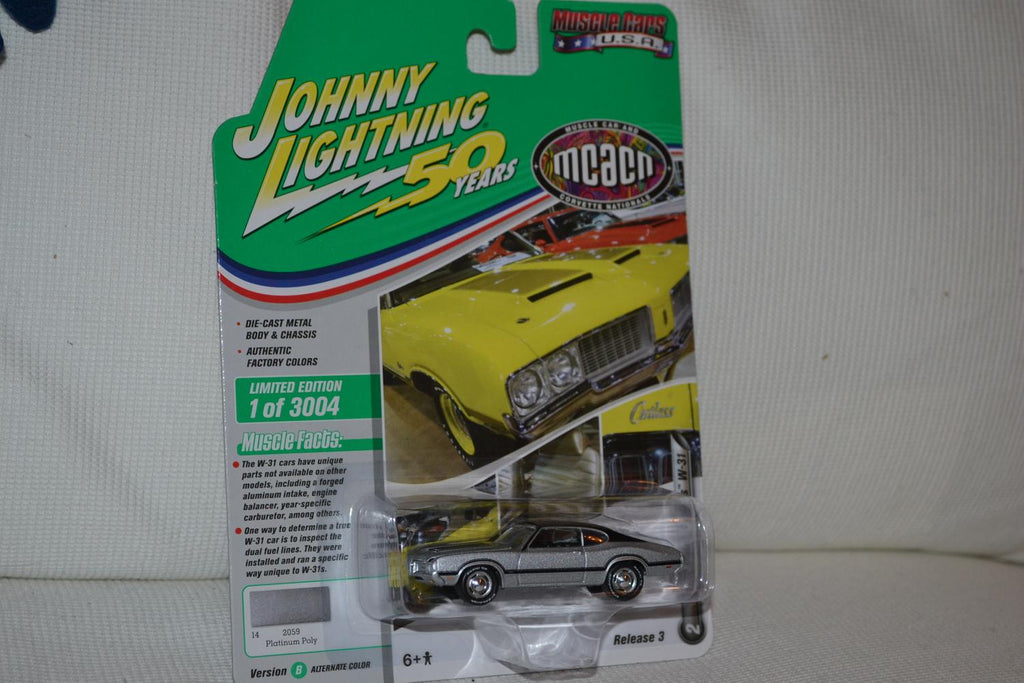 1970 Olds Cutlass W-31 Silver 1:64 Johnny Lightning (Muscle Cars 21A) 8cm Ny