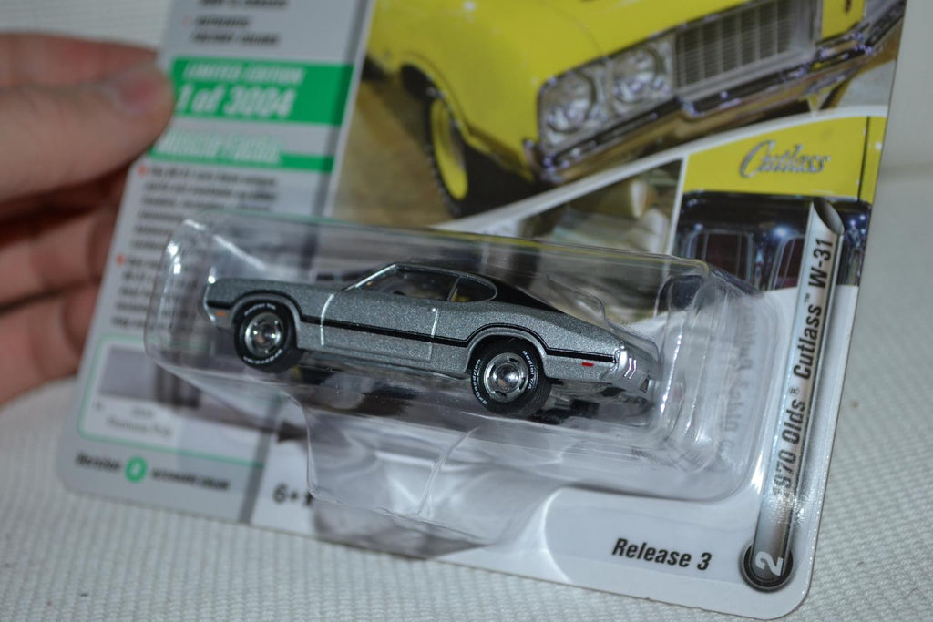 1970 Olds Cutlass W-31 Silver 1:64 Johnny Lightning (Muscle Cars 21A) 8cm Ny