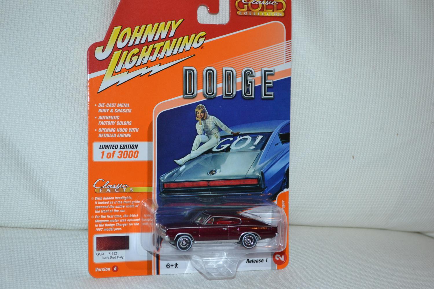 1967 Dodge Charger Röd 1:64 Johnny Lightning (Classic Gold 21A) 8cm Ny