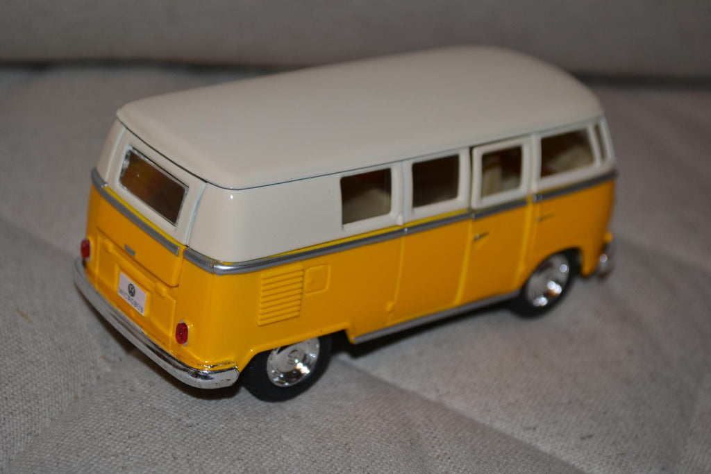 Gul Volkswagen Samba Buss 1962 VW Folkvagn 1:32 Kinsmart 13cm Ny