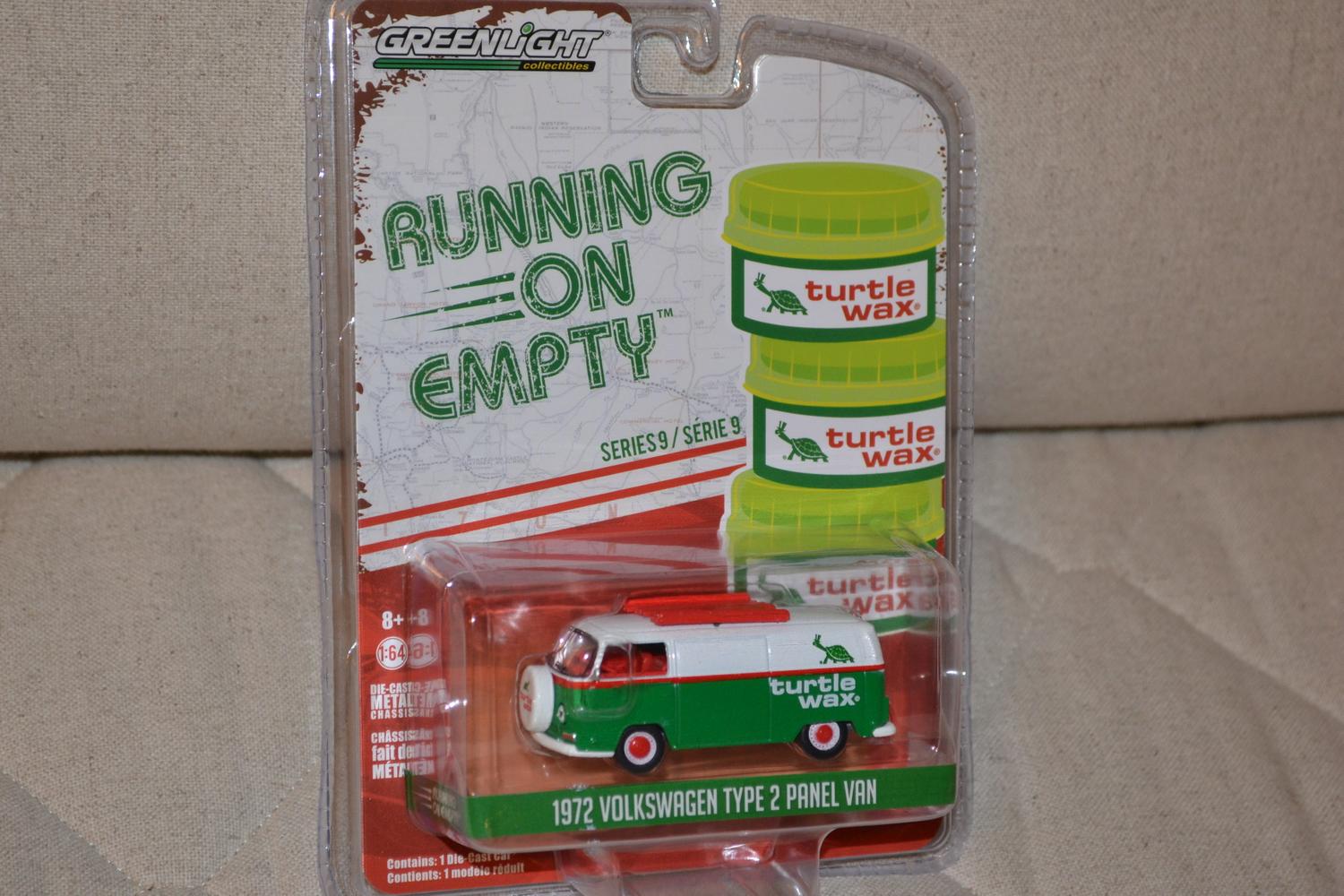 1972 Volkswagen Type 2 Panel Van 1:64 Greenlight (Running on empty 9) 7-8cm Ny