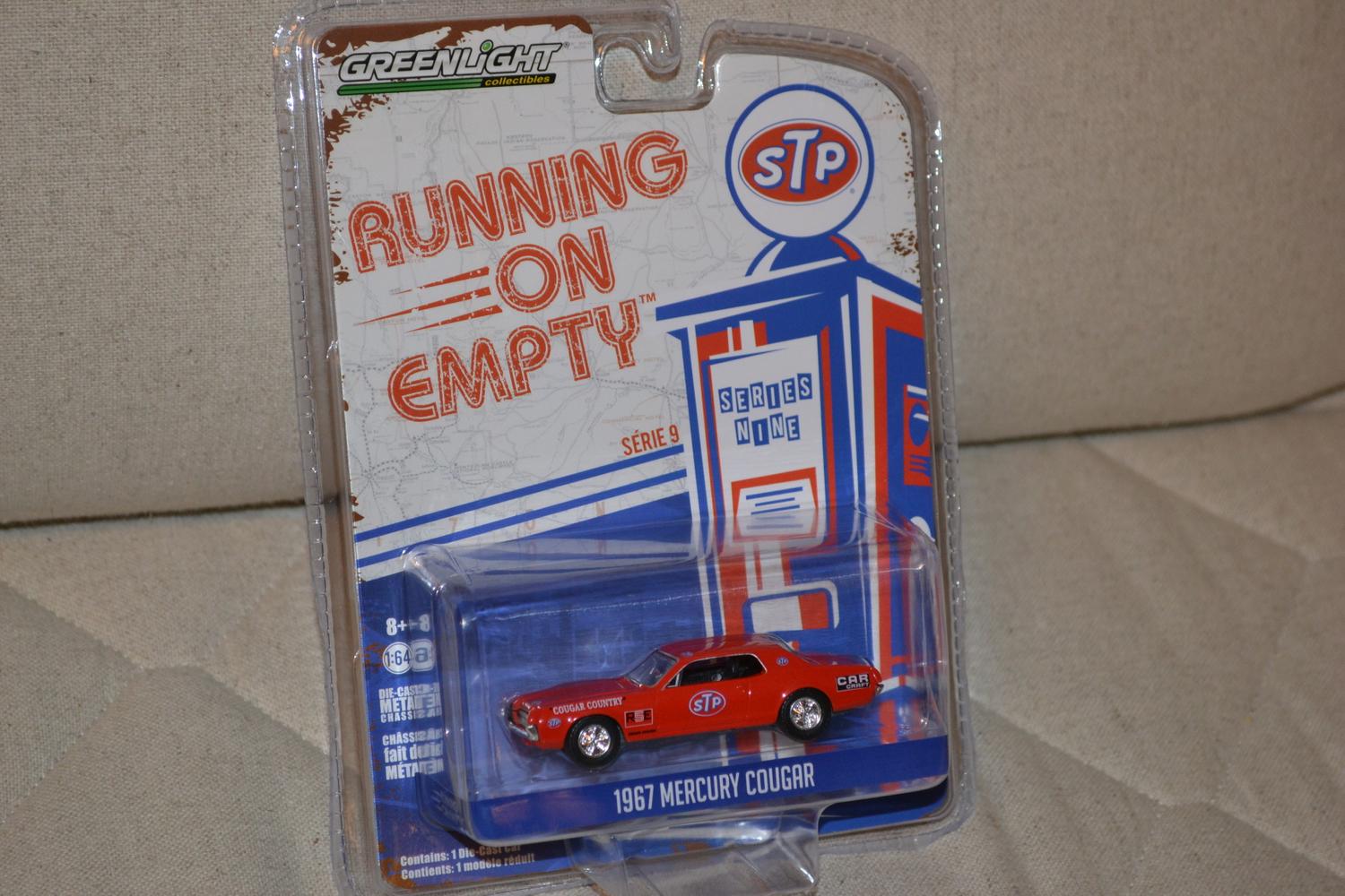 1967 Mercury Cougar STP Orange 1:64 Greenlight (Running on empty 9) 7-8cm Ny