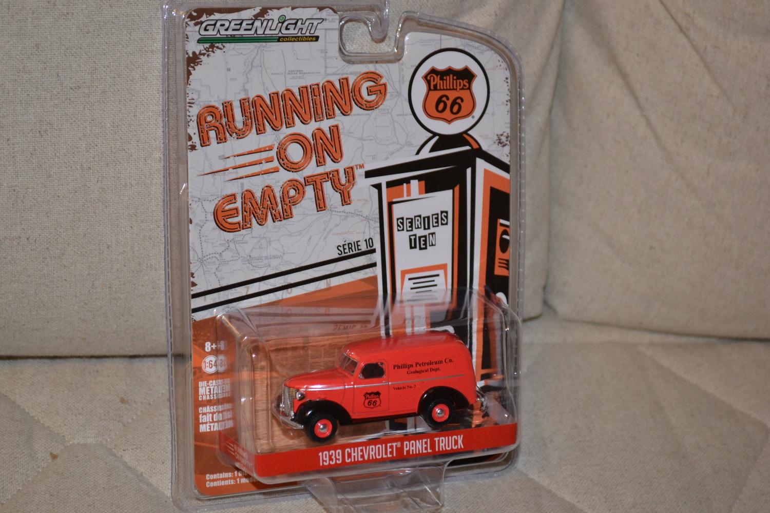 1939 Chevrolet Panel Truck 1:64 Greenlight (Running on empty 10) 7-8cm Ny