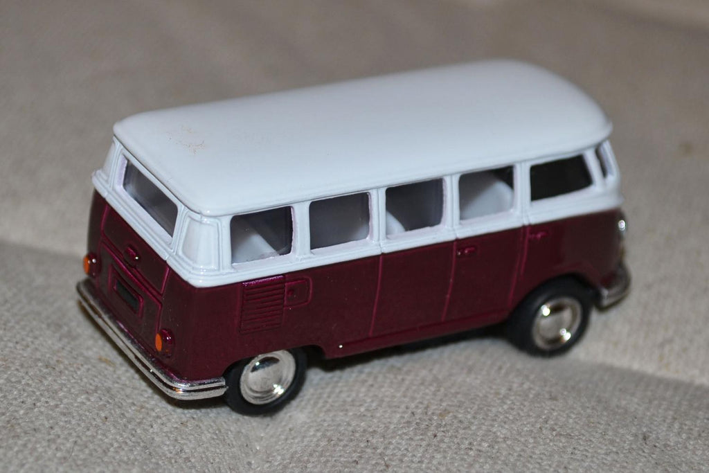 Brun Volkswagen Samba Buss 1962 VW Folkvagn 1:64 Kinsmart 6,5cm Ny
