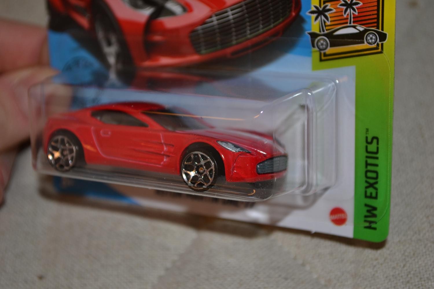 Aston Martin One-77 Röd 1:64 Hot Wheels (2020-2) 7cm Ny