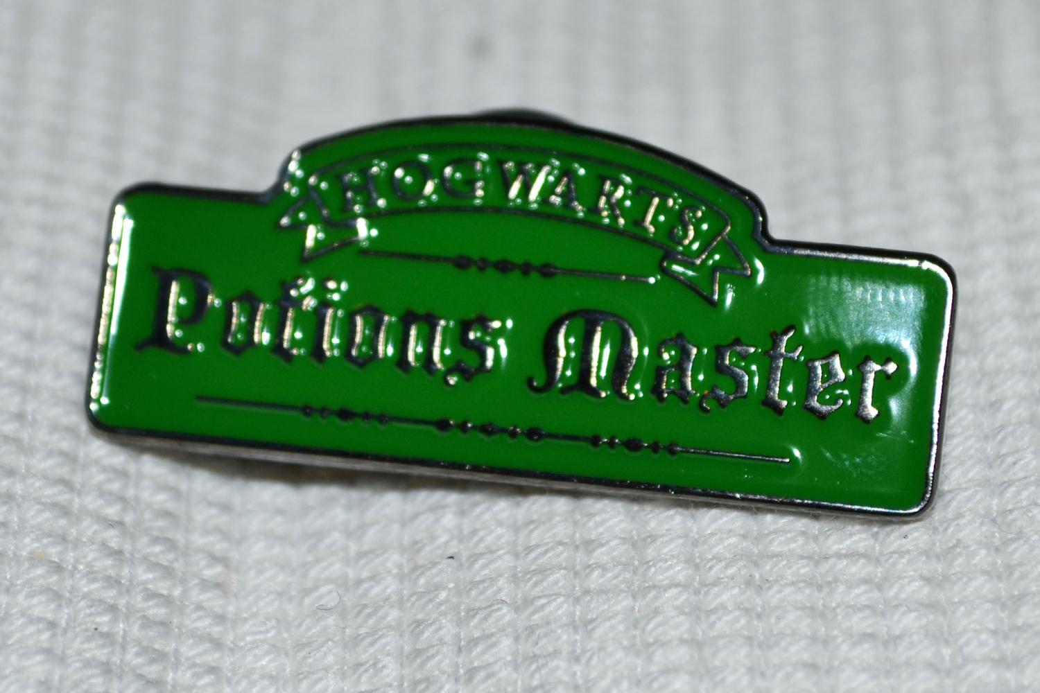 Potions Master Harry Potter Professor Snape m. Emalj Brosch Pin 3,5cm Ny