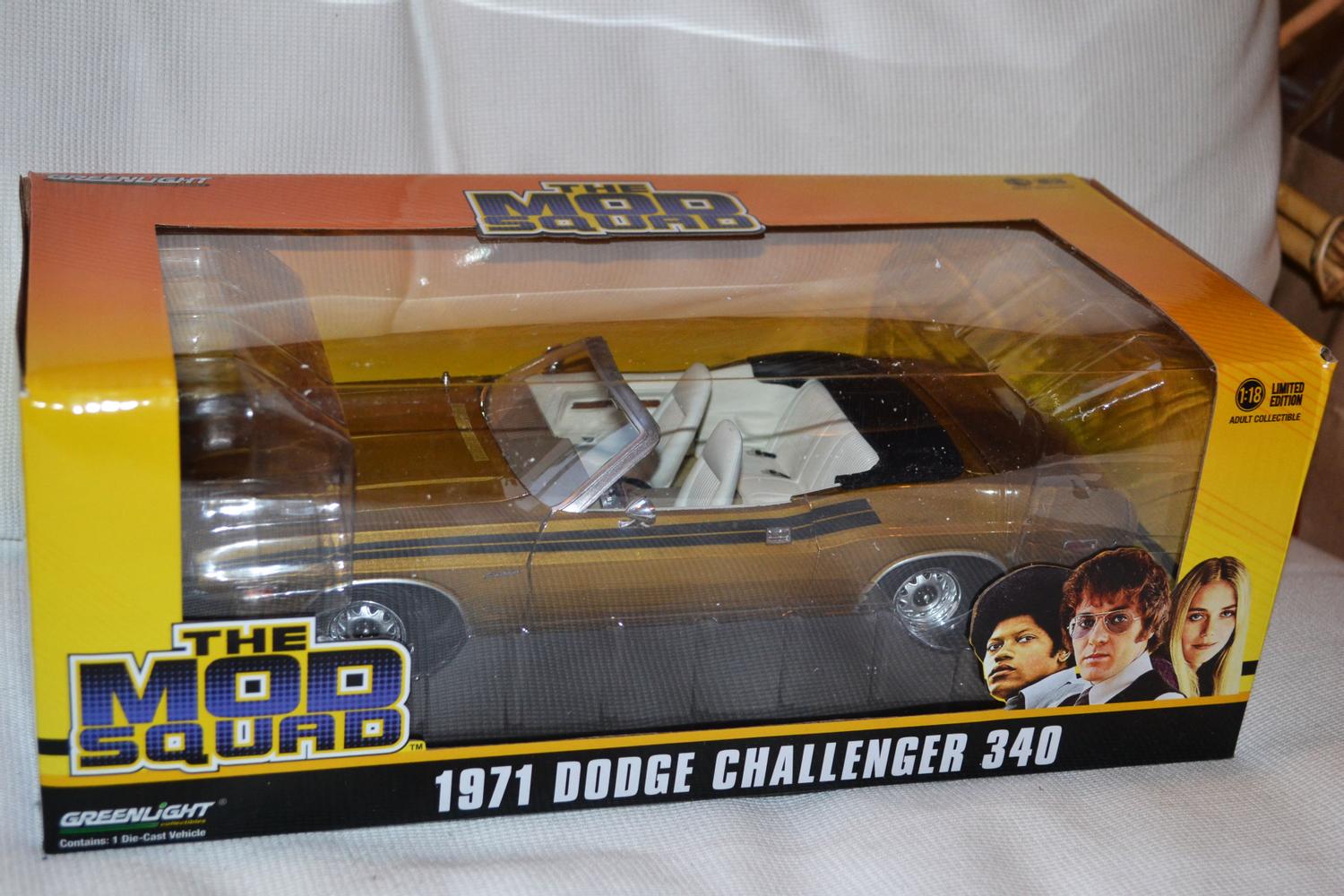 Dodge Challenger 340 Cabriolet 1971 Guld 1:18 Greenlight 27cm Ny