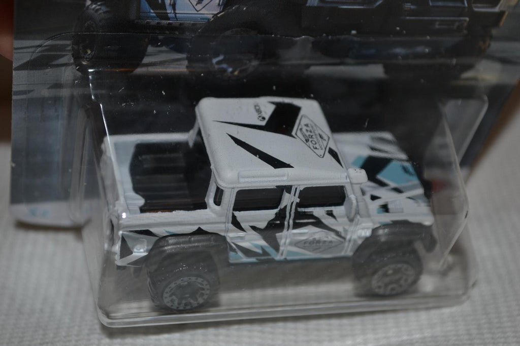 Land Rover Defender Double Cab Pickup 2015 1:64 Hot Wheels Forza 7cm Ny