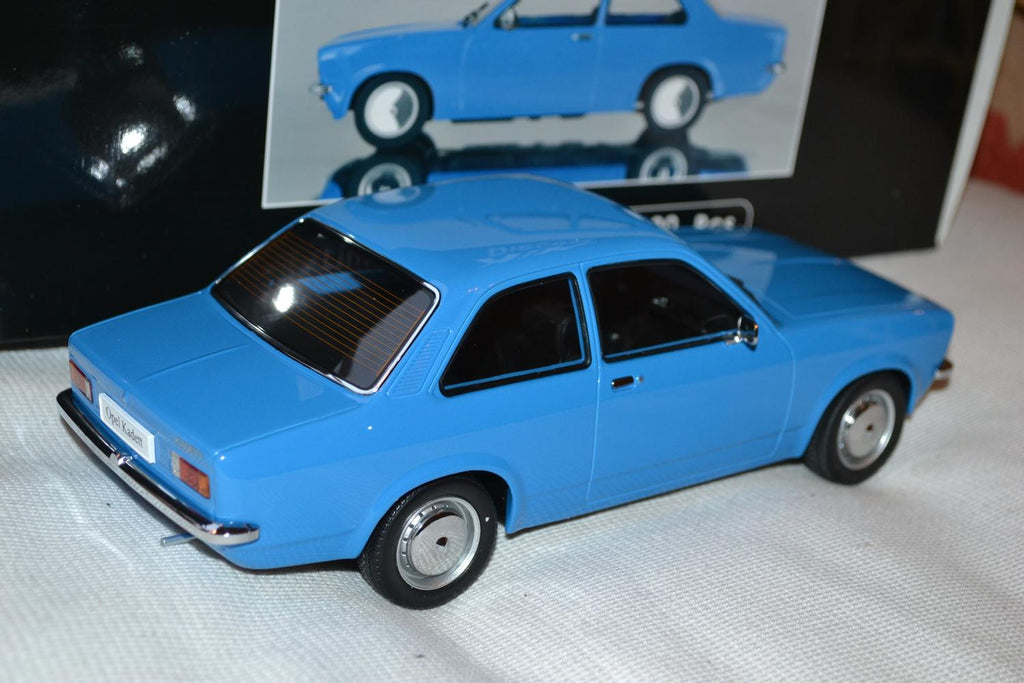 Opel Kadett C Limousine 1972 Blå 1:18 KK Scale 22cm Ny