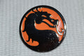 Mortal kombat Logo m. Emalj Brosch Pin 3cm Ny