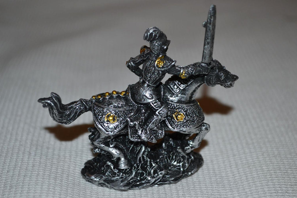 Riddare på Häst Figur #7 Medeltid Silver/Svart Puckator 7cm Ny