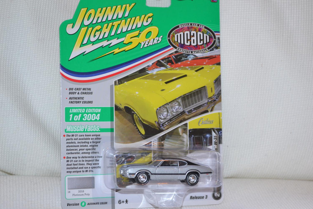 1970 Olds Cutlass W-31 Silver 1:64 Johnny Lightning (Muscle 21B-2) 8cm Ny