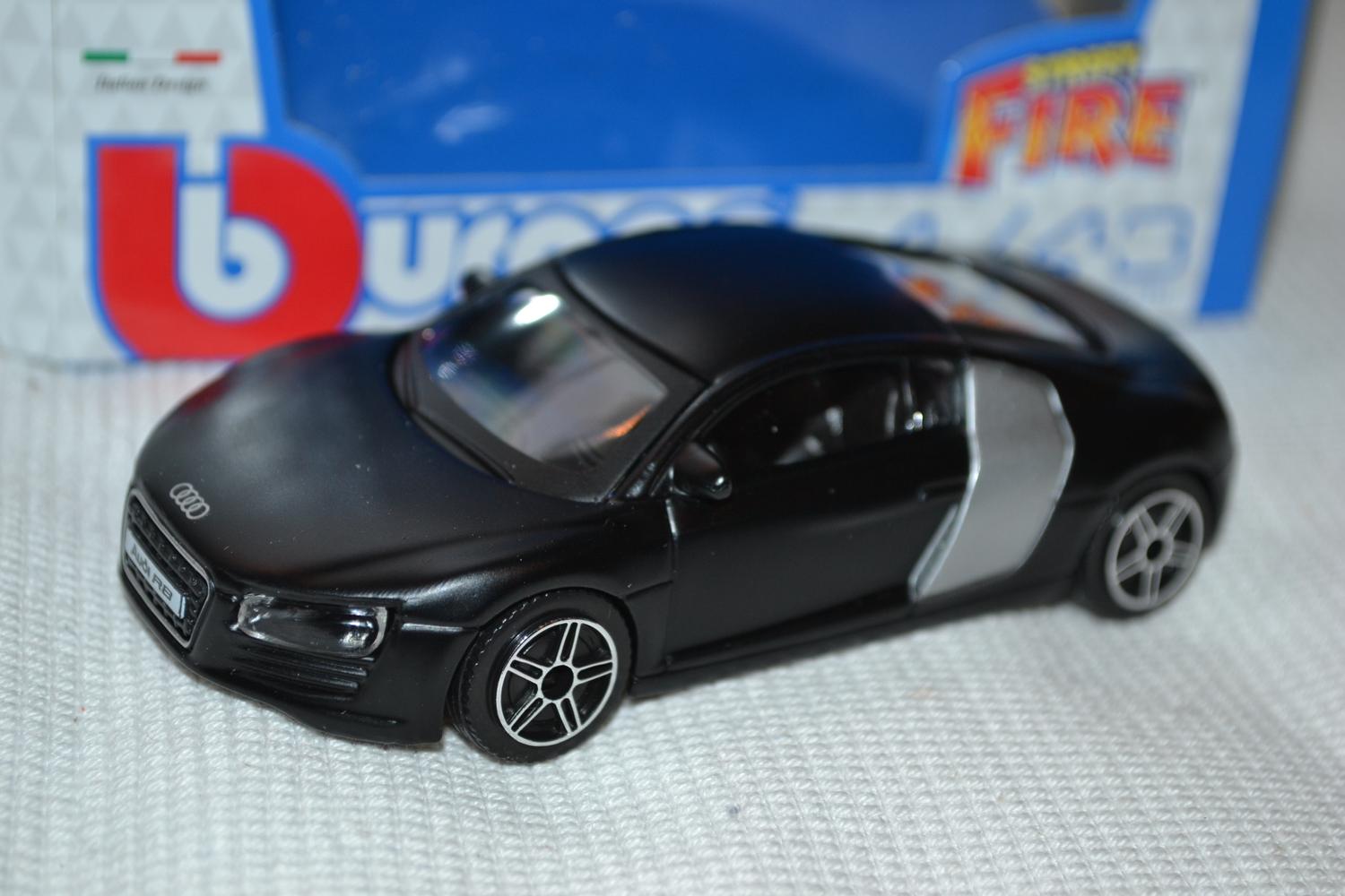 Audi R8 Svart 1:43 Burago (Street Fire) 10cm Ny