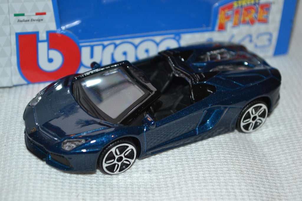 Aventador LP700-4 Roadster Blå 1:43 Burago (Street Fire) 10cm Ny