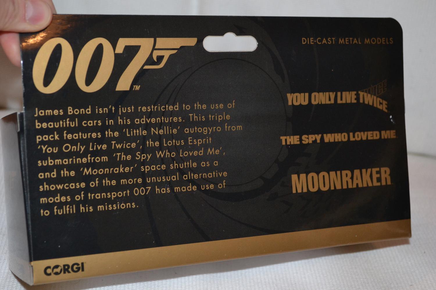 3st Fordon James Bond (Rymdskepp, Helikopter, Ubåtsbil) 1:64 Corgi 11cm Ny