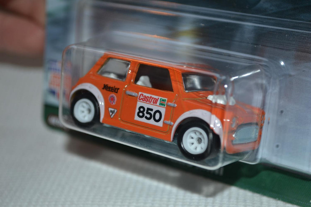 Morris Mini Racing Orange 1:64 Hot Wheels PREMIUM (British Auto Mix) 7cm Ny