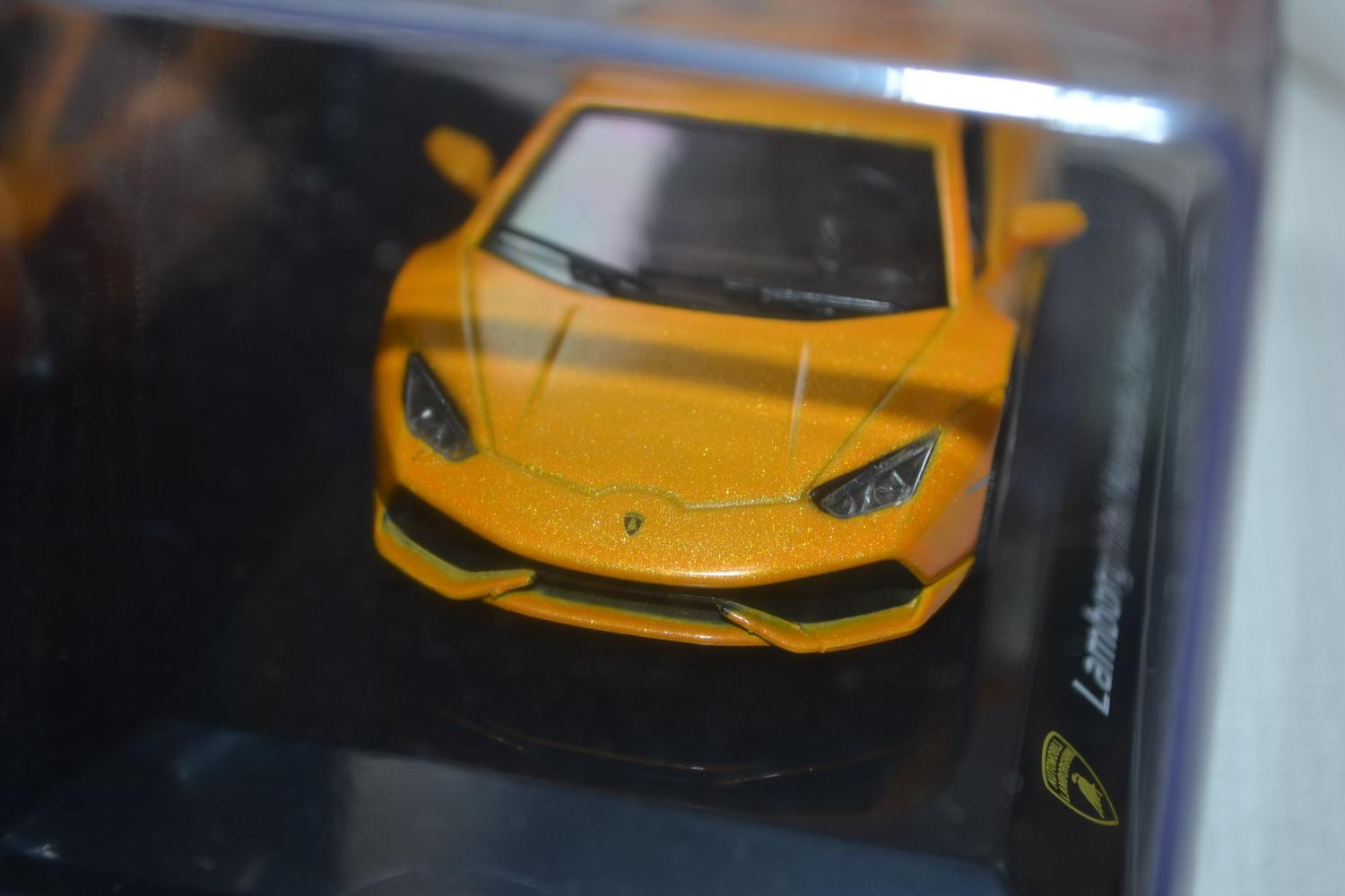 Lamborghini Huracan 2014 Gul 1:43 DeAgostini 10cm Ny