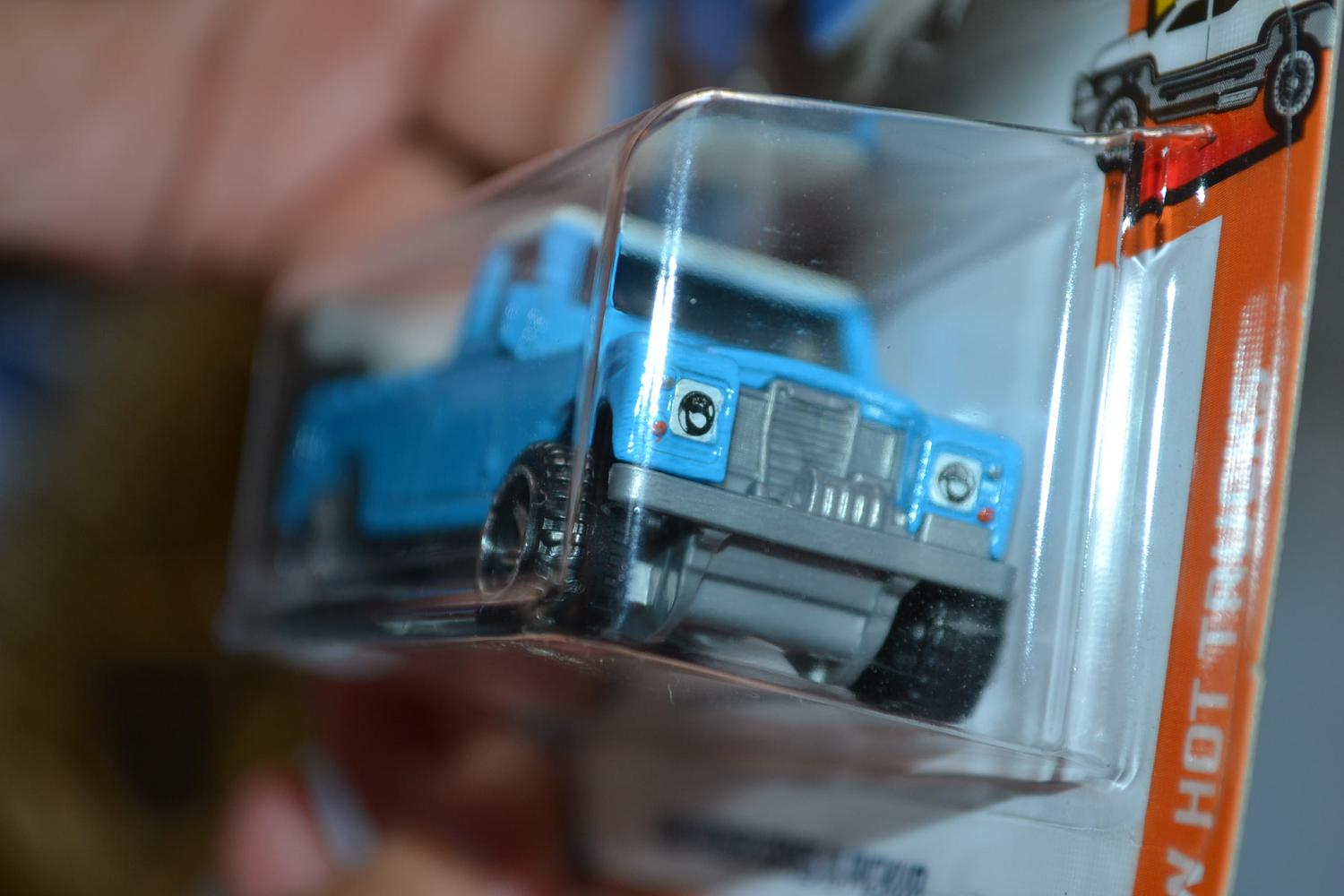 Land Rover Series III Pickup Blå 1:64 Hot Wheels (USA Long card 2018) Ny