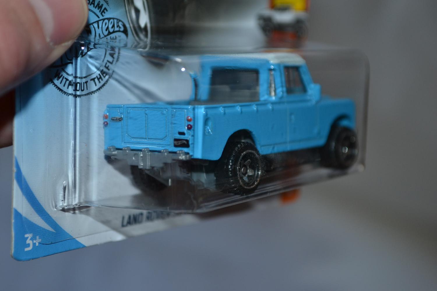 Land Rover Series III Pickup Blå 1:64 Hot Wheels (USA Long card 2018) Ny